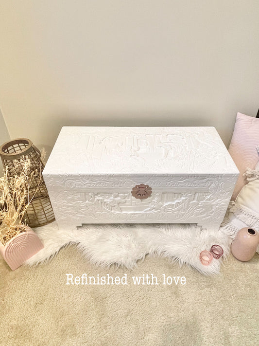 Camphor chest with rose gold latch